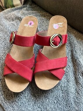 Dansko Susie milled nubuck slide sandals sz 40/ sz 9 new condition